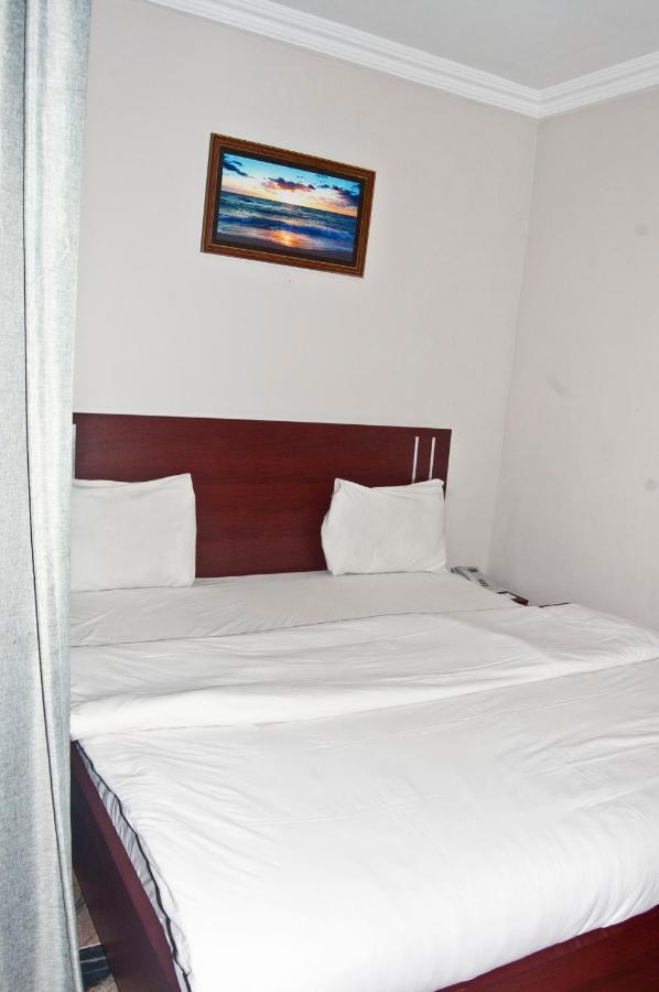 R & K Guest Palace Hotel Kano Exterior foto