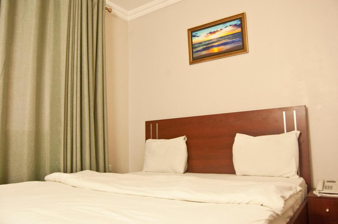 R & K Guest Palace Hotel Kano Exterior foto